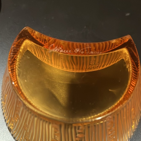 Lalique Radiant Amber - Picture 3 of 5